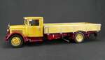 Коллекционный Автомобиль Mercedes-Benz LO 2750, 1934-38 Platform Truck ochre/red, 1/18