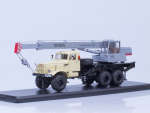 SSM1184 Масштабная модель: Автокран КС-3575 (на шасси КРАЗ-255Б1), бежевый/серый 1/43